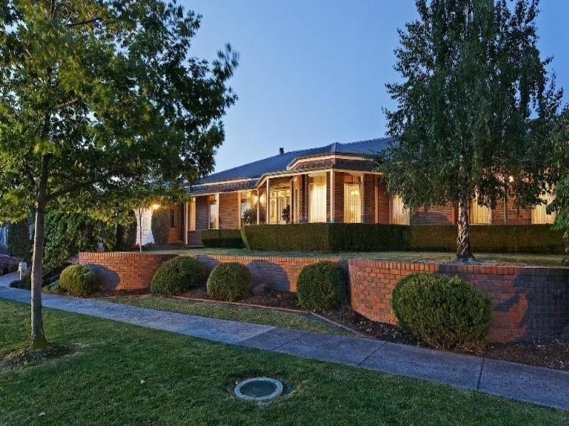 69 Vista Crescent, Rowville VIC 3178