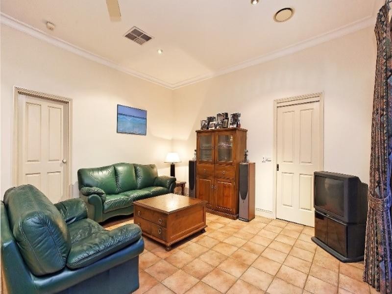 69 Vista Crescent, Rowville VIC 3178