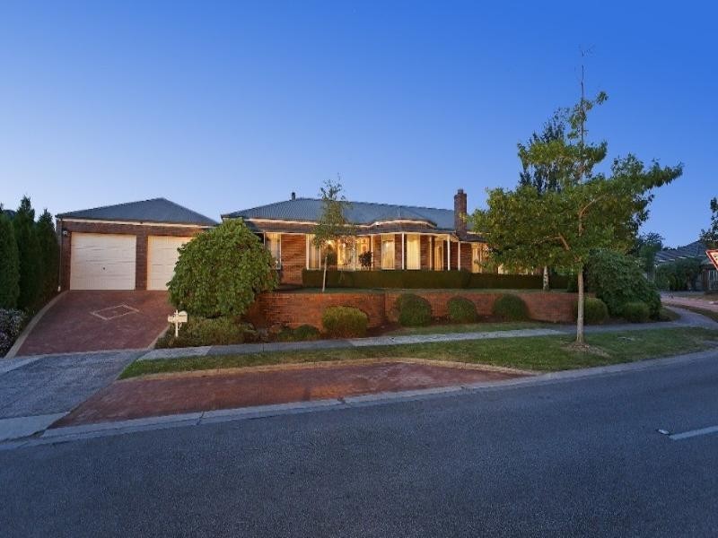 69 Vista Crescent, Rowville VIC 3178