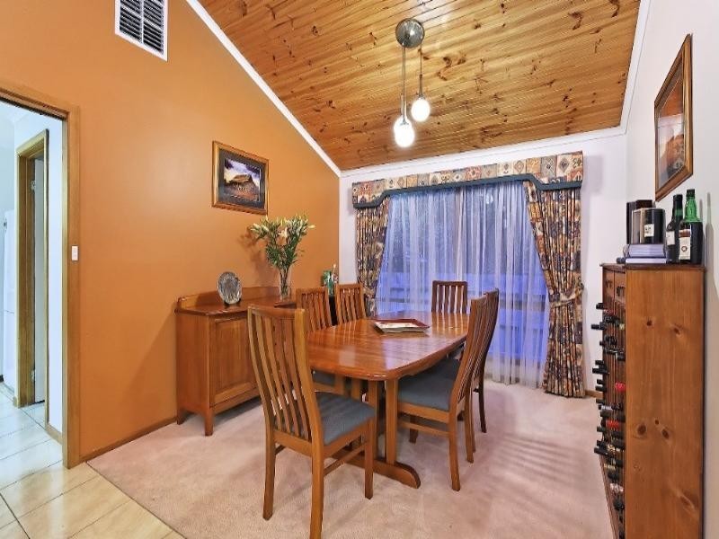 10 Robina Court, Rowville VIC 3178