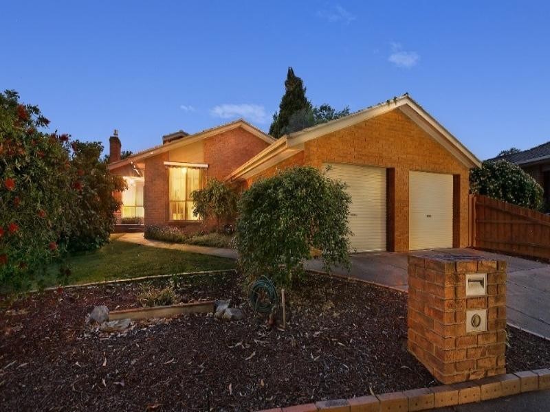 10 Robina Court, Rowville VIC 3178