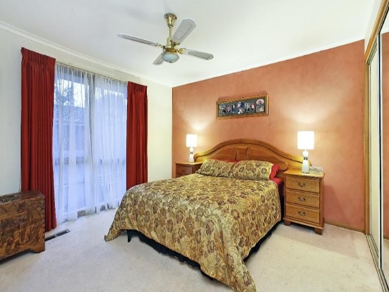 10 Robina Court, Rowville VIC 3178