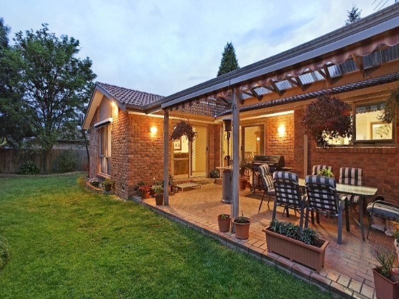 10 Robina Court, Rowville VIC 3178