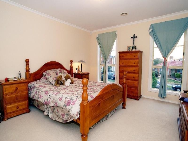 5 Webb Court, Rowville VIC 3178