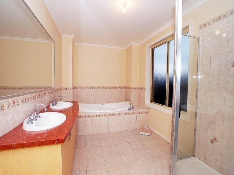 5 Webb Court, Rowville VIC 3178