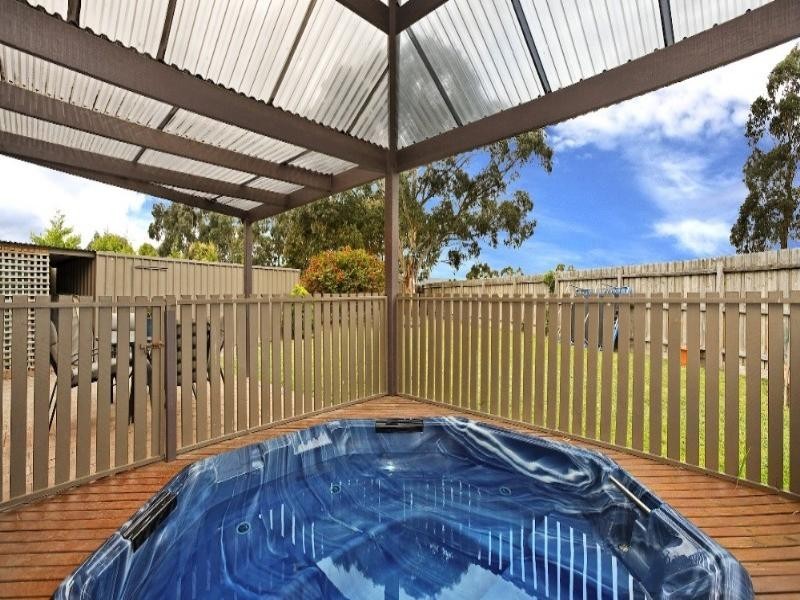 7 Balmoral Court, Rowville VIC 3178