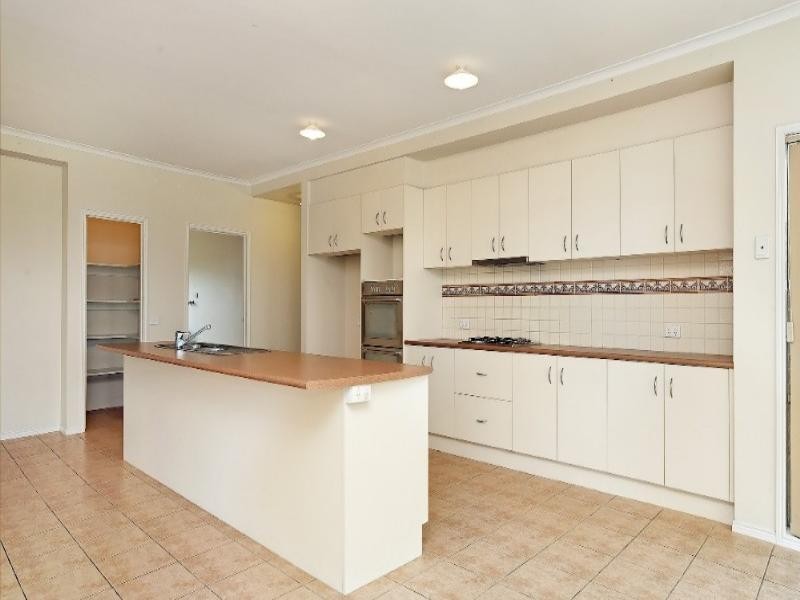 17 Hopkins Pass, Pakenham VIC 3810