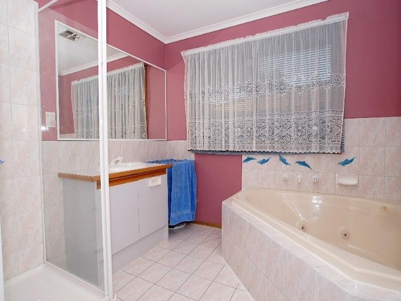 6 Lancom Rise, Rowville VIC 3178