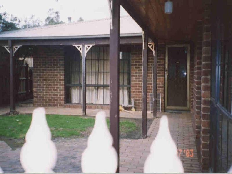 8 Willow Avenue, Rowville VIC 3178