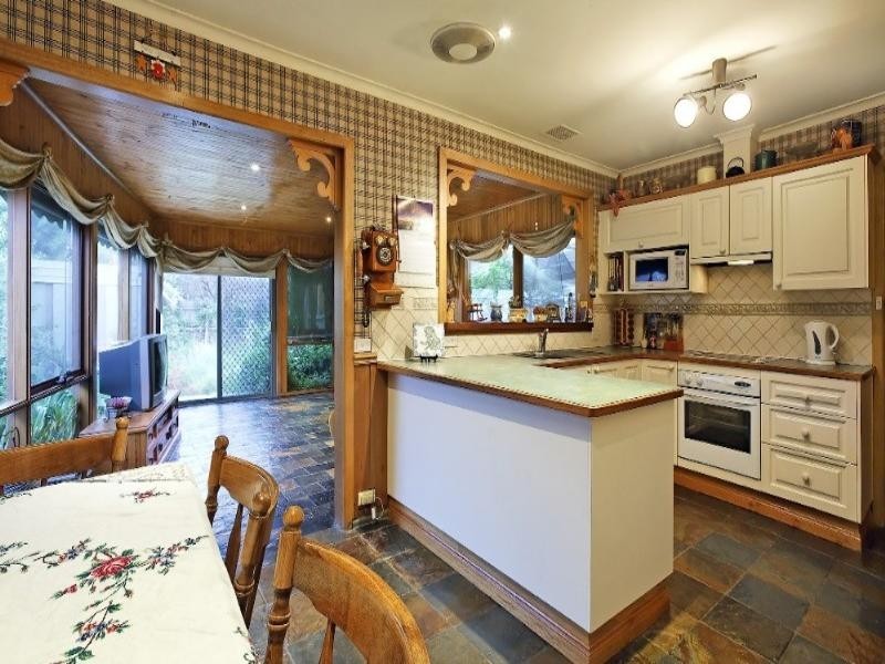 4 Bergins Road, Rowville VIC 3178