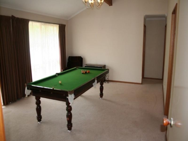 185 Dandelion Drive, Rowville VIC 3178