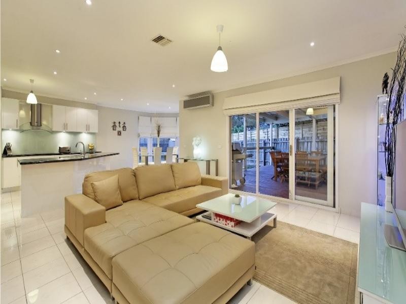 11 Hodges Close, Rowville VIC 3178