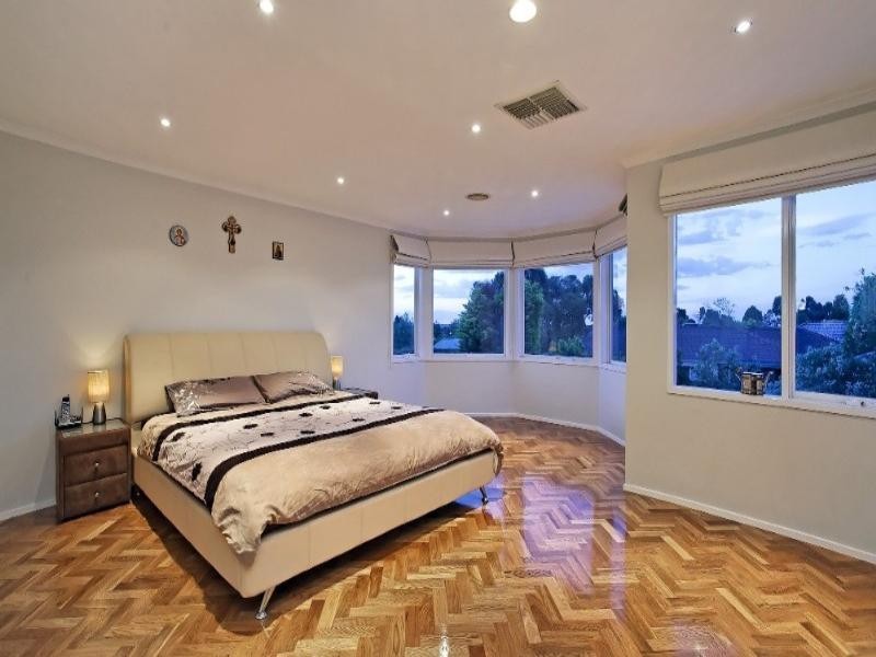 11 Hodges Close, Rowville VIC 3178