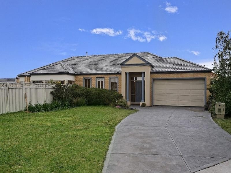 17 Hopkins Pass, Pakenham VIC 3810