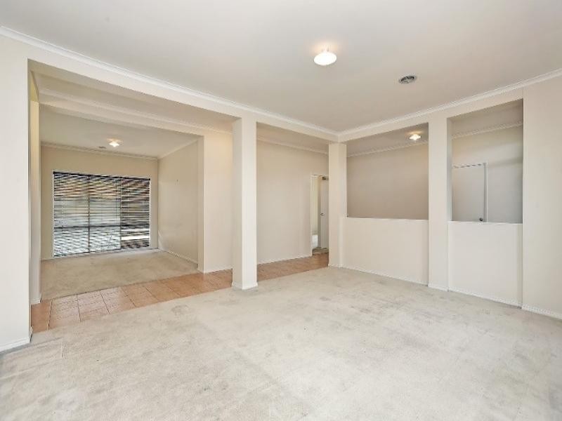 17 Hopkins Pass, Pakenham VIC 3810