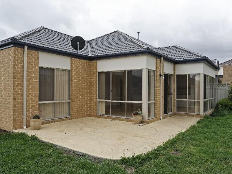 17 Hopkins Pass, Pakenham VIC 3810