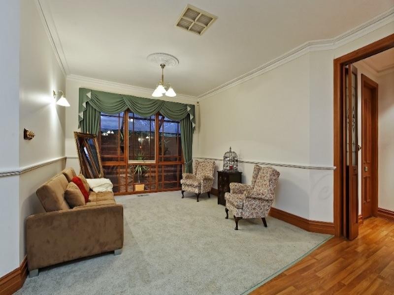 5 Ruby Close, Rowville VIC 3178