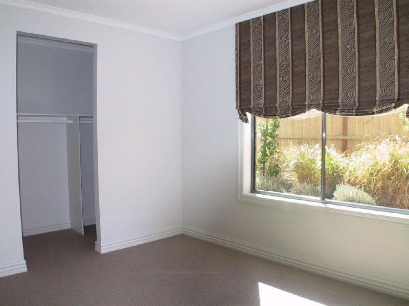 30 Sovereign Crest Boulevard, Rowville VIC 3178