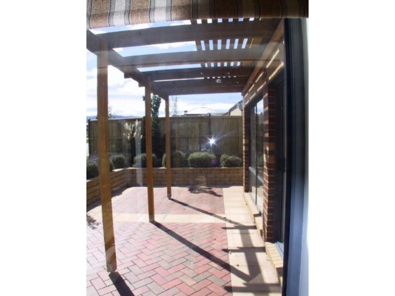 30 Sovereign Crest Boulevard, Rowville VIC 3178