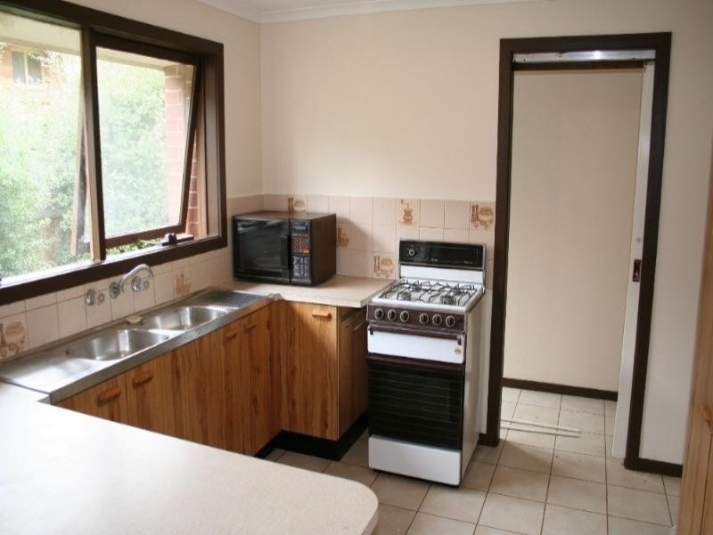 304 Dandelion Drive, Rowville VIC 3178