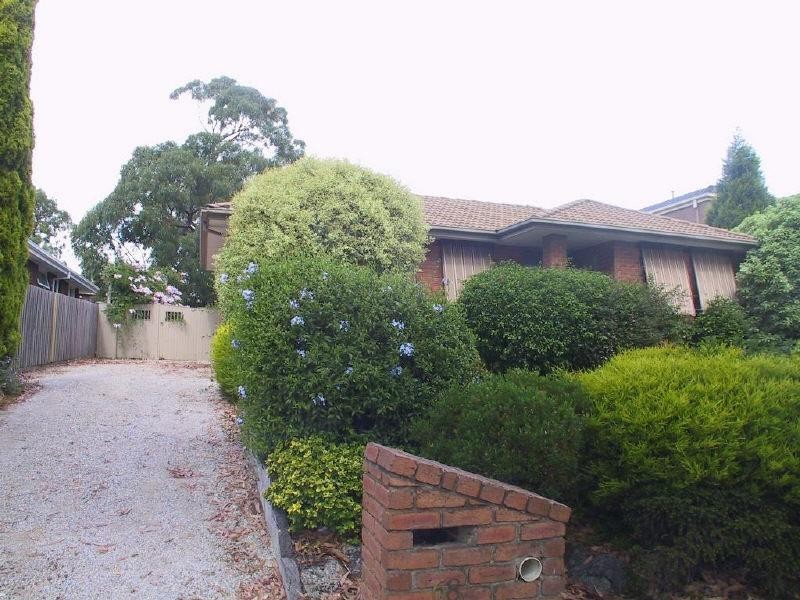 68 Dandelion Drive, Rowville VIC 3178