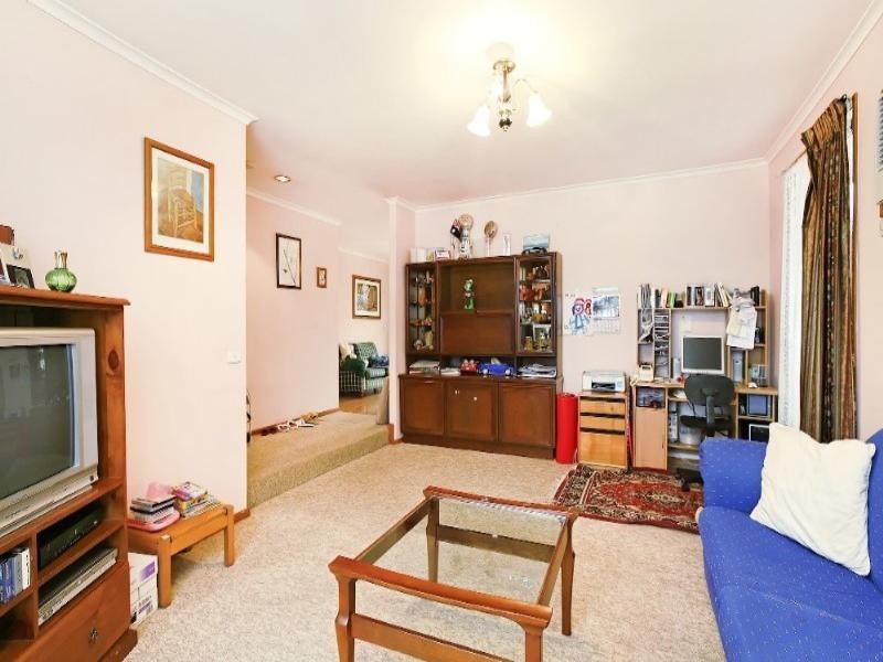 2 Prior Court, Rowville VIC 3178