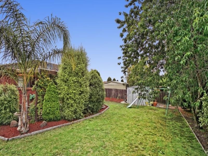 2 Prior Court, Rowville VIC 3178