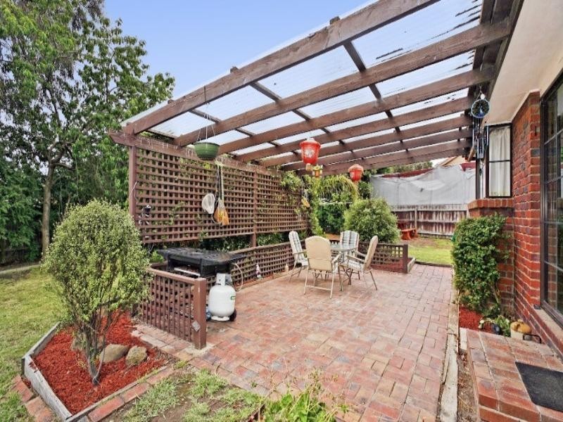2 Prior Court, Rowville VIC 3178