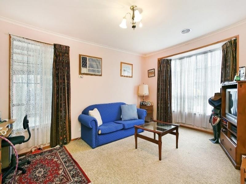 2 Prior Court, Rowville VIC 3178
