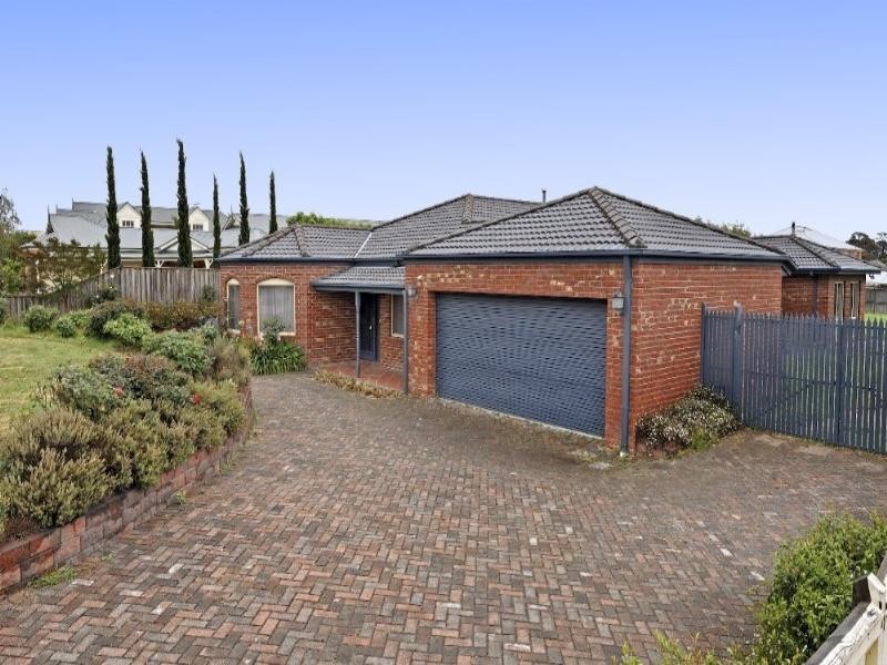 31 Claremont Avenue, Lysterfield VIC 3156