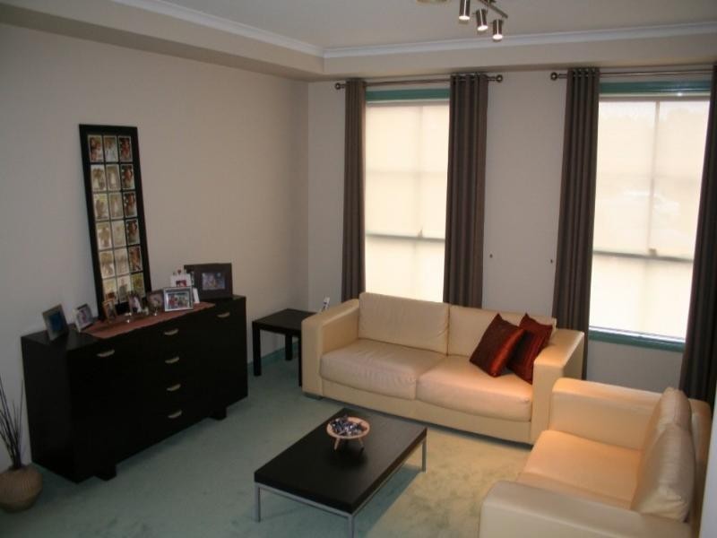 18 Brooklyn Bay Close, Rowville VIC 3178