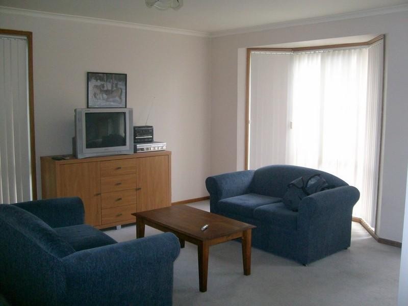 2 Fernlea Avenue, Rowville VIC 3178