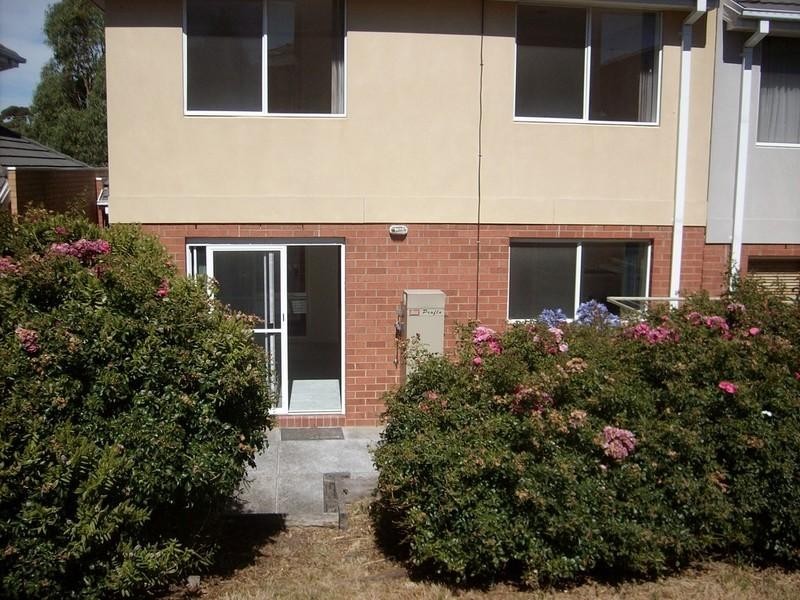 5 Colley Grove, Glen Waverley VIC 3150