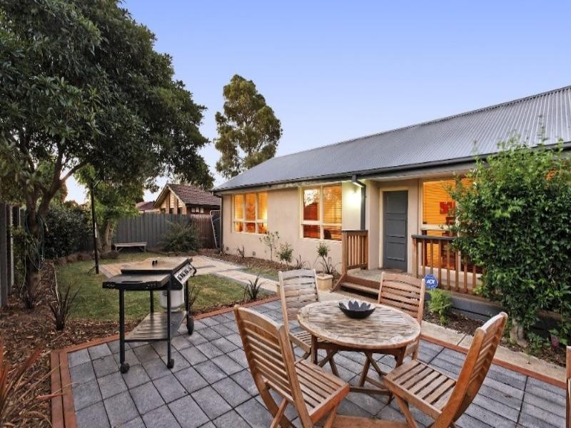 1/4 Kent Street, Knoxfield VIC 3180