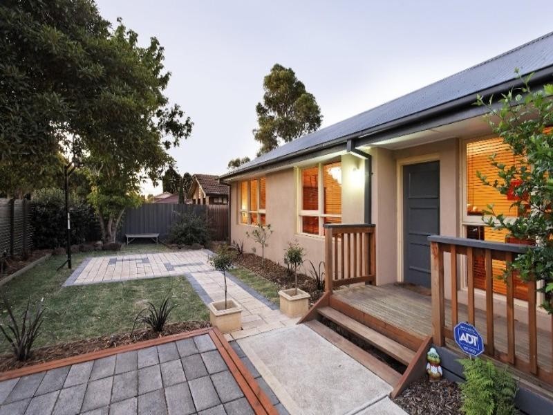 1/4 Kent Street, Knoxfield VIC 3180