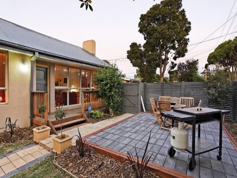 1/4 Kent Street, Knoxfield VIC 3180