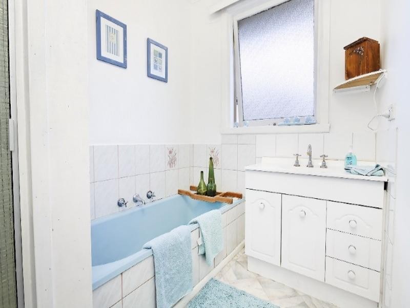 1/4 Kent Street, Knoxfield VIC 3180