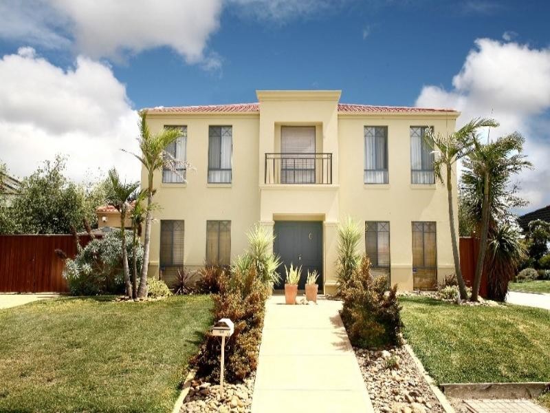 6 Irons Close, Rowville VIC 3178