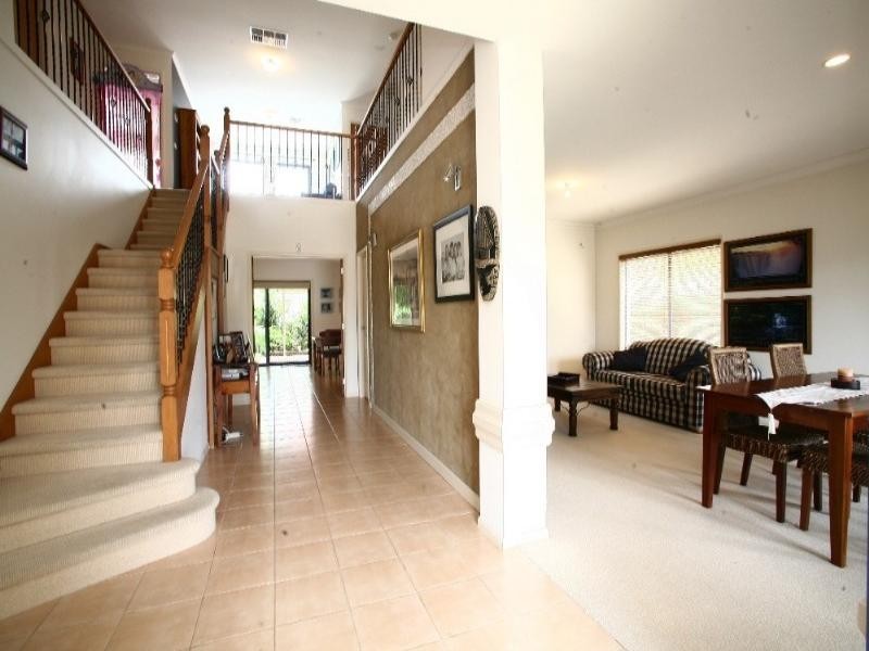 6 Irons Close, Rowville VIC 3178