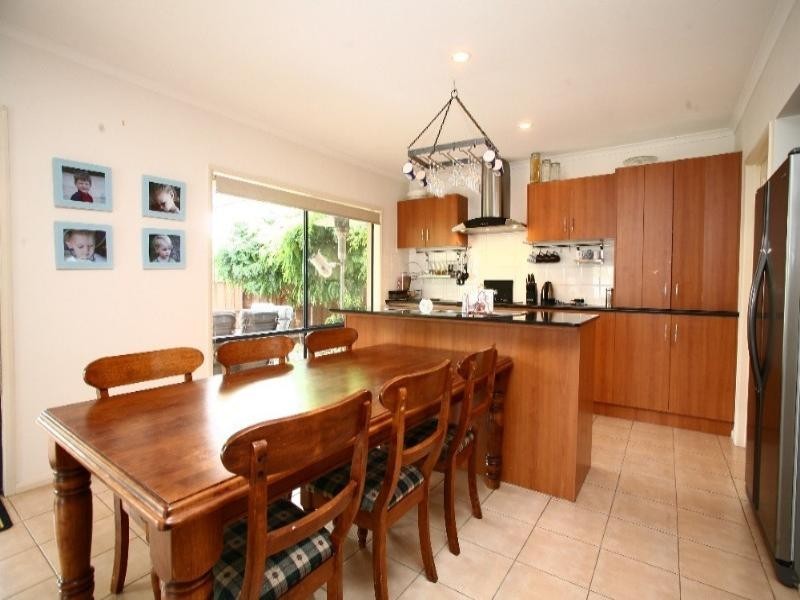 6 Irons Close, Rowville VIC 3178