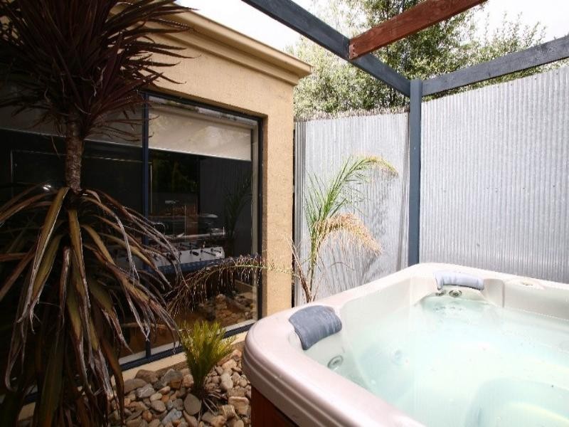 6 Irons Close, Rowville VIC 3178