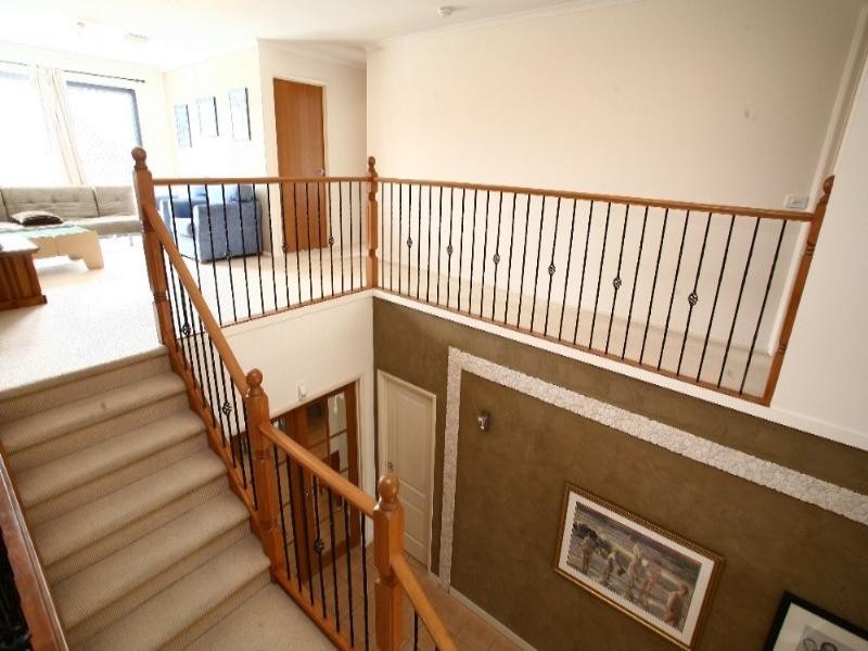 6 Irons Close, Rowville VIC 3178