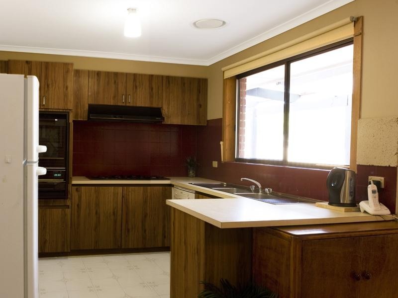 13 Turramurra Drive, Rowville VIC 3178