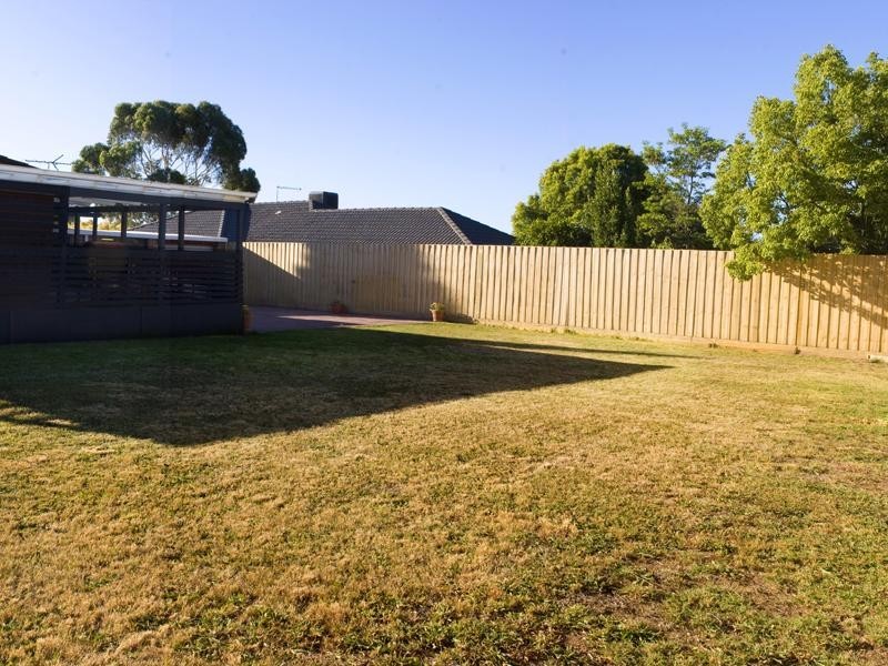 13 Turramurra Drive, Rowville VIC 3178