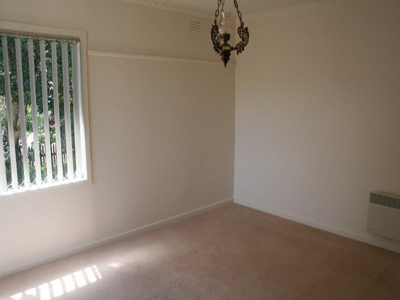 8 Parer Street, Frankston VIC 3199