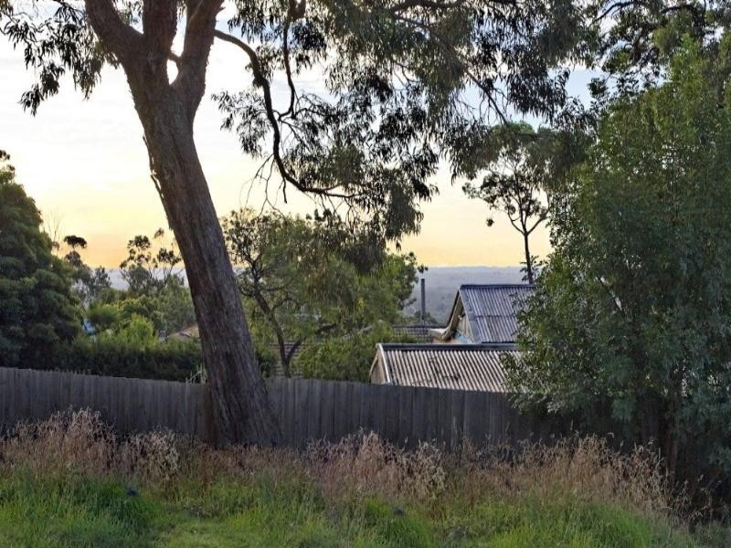 6 Rona Street, Ferntree Gully VIC 3156