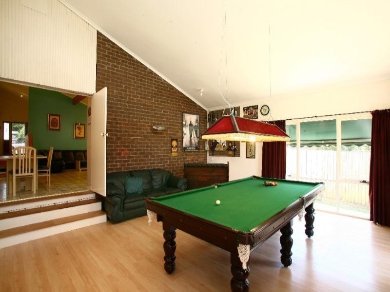 8 Karoo Road, Rowville VIC 3178