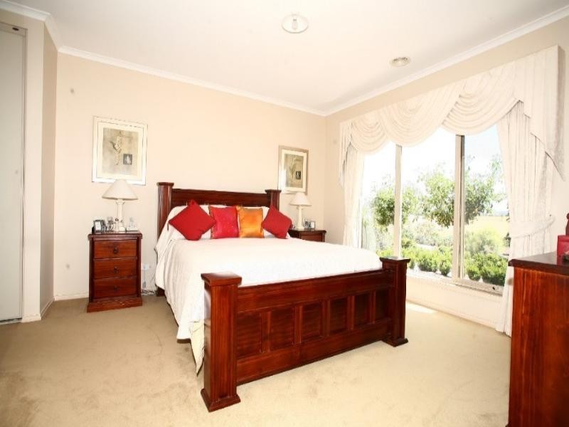 11-12 Bailey View Court, Narre Warren North VIC 3804