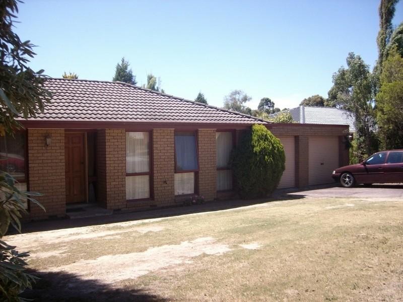 6 Turramurra Drive, Rowville VIC 3178