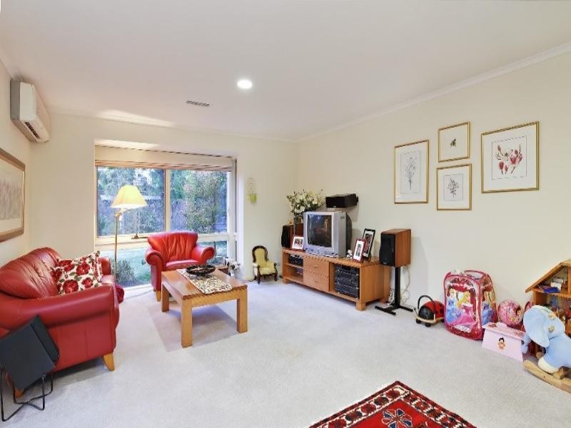 43 Vista Crescent, Rowville VIC 3178